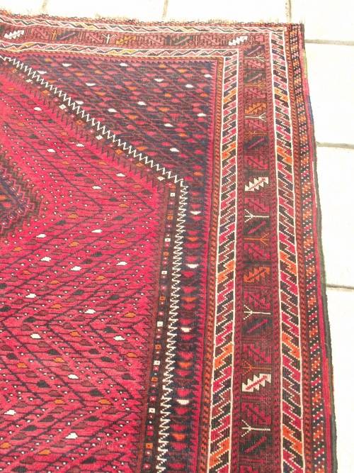 STUNNING LARGE HAND WOVEN PERSIAN CARPET  ( IRAN )
