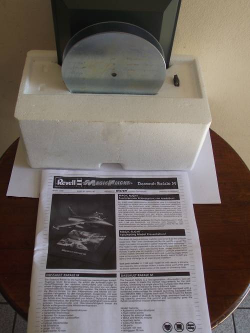 Revell Dassault Rafale M Magic Flight With Magnet Hover Technology --- 09100