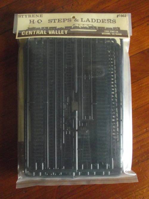 HO SCALE STEPS AND LADDERS  # 1602
