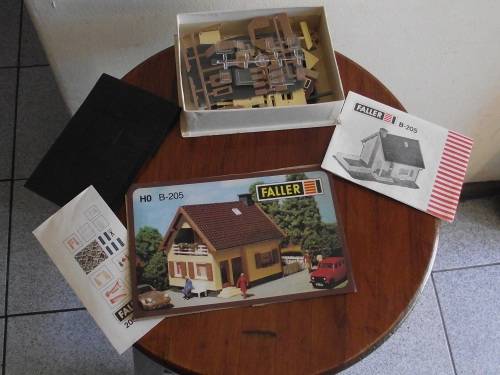 FALLER HOUSE B 205