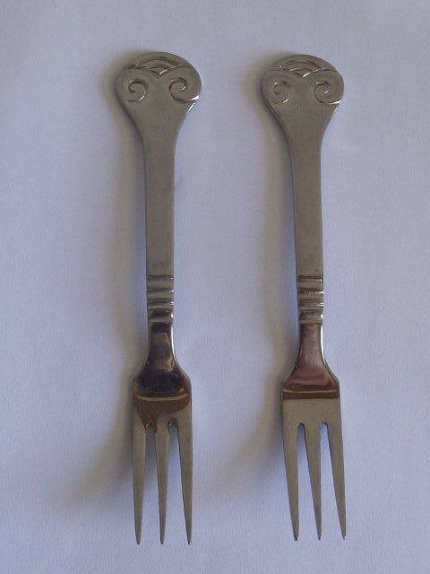 2 X CARROL BOYES FORKS, 18/8 STAINLESS STEEL