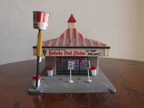 HO SCALE KENTUCKY FRIED CHICKEN --- DETAILED