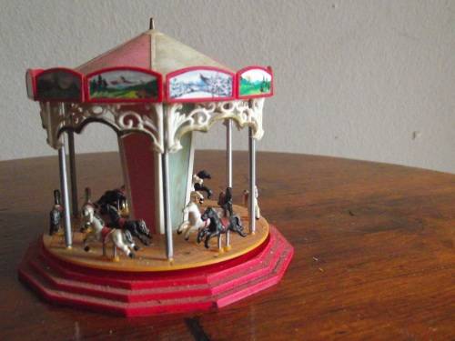 THEME PARK KIDDIES CAROUSEL