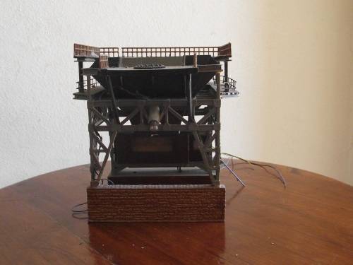 HO SCALE CRANE AND COAL LOADER