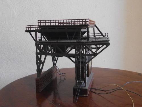 HO SCALE CRANE AND COAL LOADER