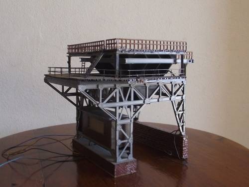 HO SCALE CRANE AND COAL LOADER