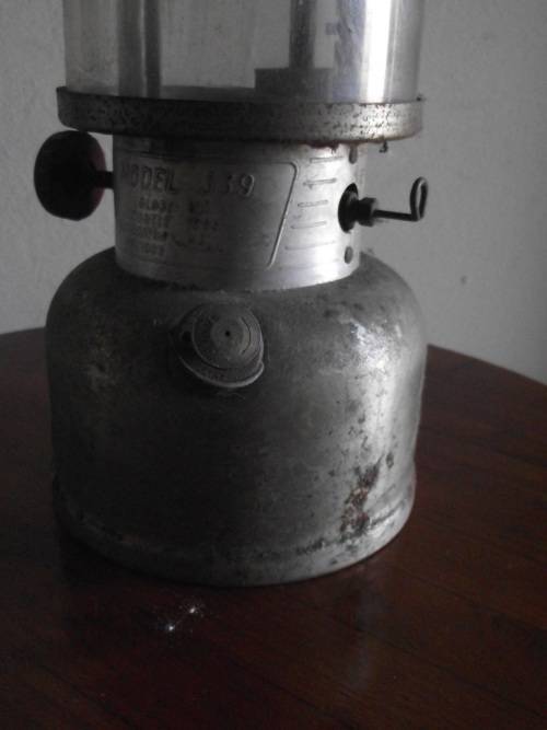 Vintage Coleman Model 339 kerosene pressure lantern