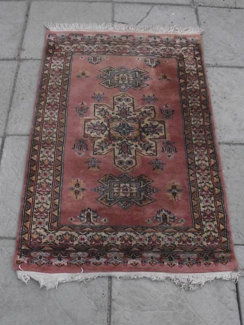 HAND WOVEN PERSIAN RUG