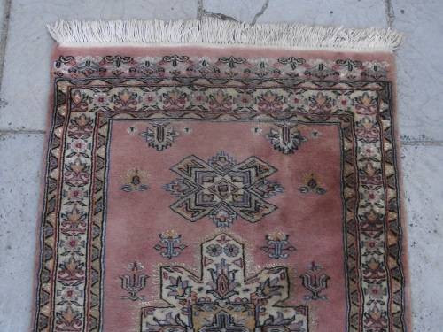 HAND WOVEN PERSIAN RUG