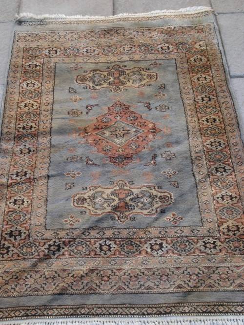 HAND WOVEN PERSIAN CARPET