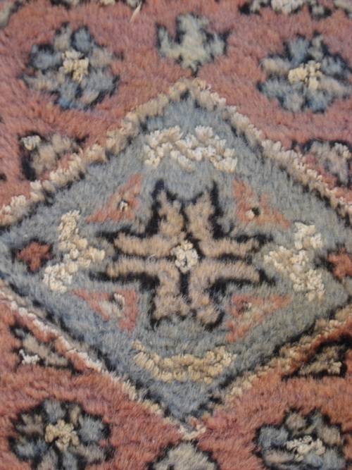 HAND WOVEN PERSIAN CARPET