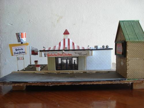 HO SCALE KFC DIORAMA