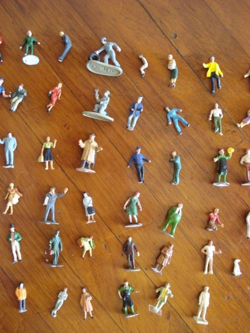 HO SCALE VARIOUS PEOPLE