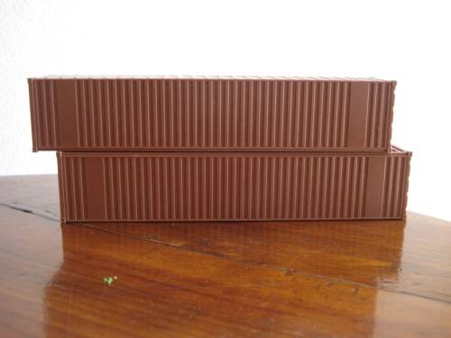 2 X HO SCALE SHIPPING CONTAINERS