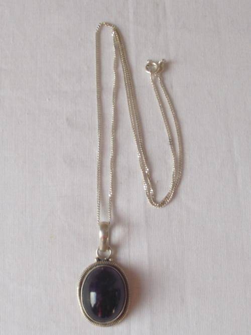 BEAUTIFUL DAINTY STERLING SILVER CHAIN WITH A ROUND AMETHYST PENDANT SET IN SILVER