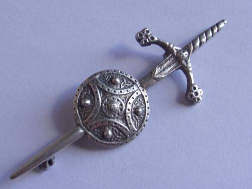 GORGEOUS SCOTTISH STERLING SILVER HALLMARKED KILT PIN OR BROOCH?