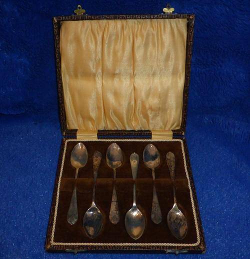 Vintage EPNS Coffee Spoons in Original Case