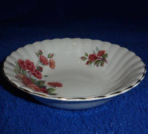 ROYAL ALBERT "Centennial Rose" 6x Dessert Bowls