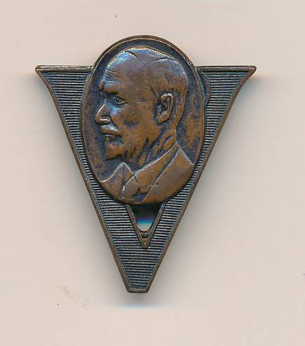 1945 victory badge for Jan Smuts as per scan