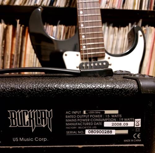 Electric Guitar with 15W Amp Bucklay