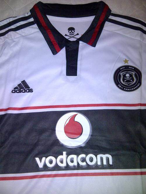 stunning orlando pirates kit sizes small or medium