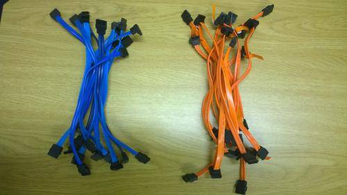 25 x SATA Cables (Blue and Orange)