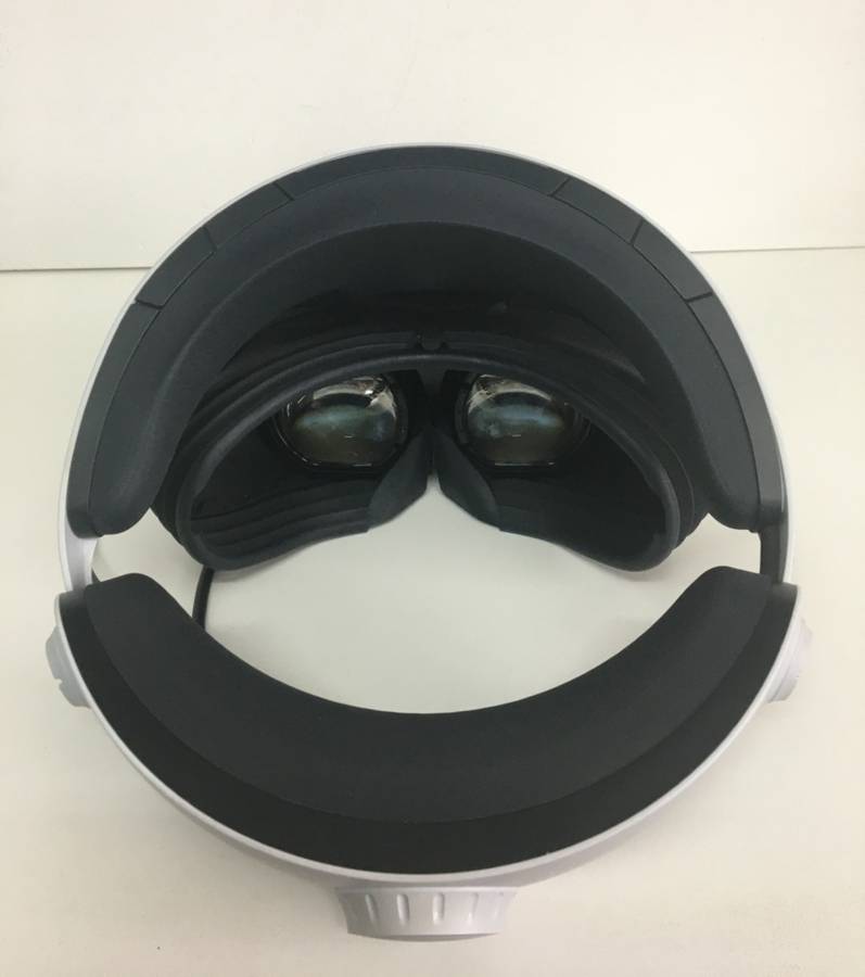Sony PlayStation VR2 Headset + 2 Controllers Game Not Included Immaculate Condition! ( PS5 Needed )