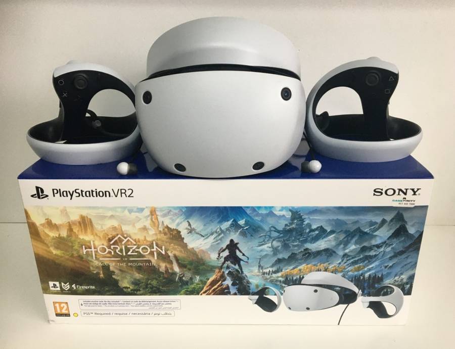 Sony PlayStation VR2 Headset + 2 Controllers Game Not Included Immaculate Condition! ( PS5 Needed )