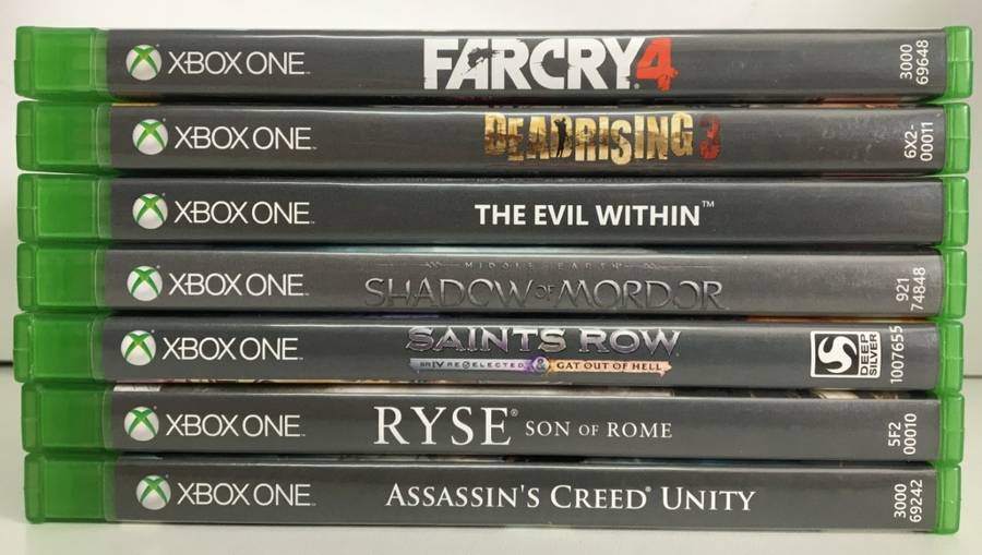 Xbox One 500 GB Console With Wireless V2 Controller And 7 Game Titles Great Condition!