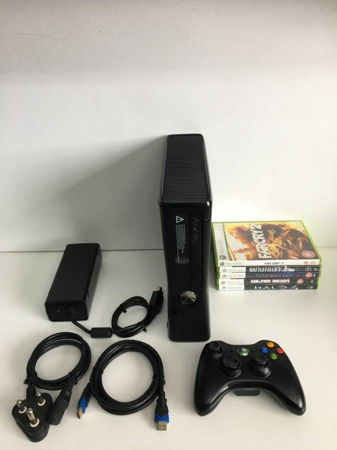 Xbox 360 Slim 250GB Boxed With Controller, PSU And 5 Game Titles Great Condition!