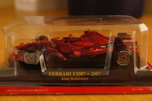 Ferrari F1 F2007 2007 Kimi Raikkonen 1:43 diecast model on base