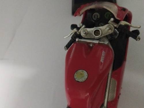 Iconic motorcycle models, Ducati and Suzuki