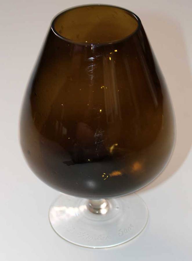 A beautiful seventies amber-coloured brandy sniffer vase in excellent condition