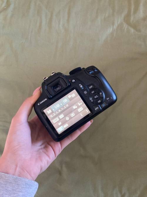 Canon 1300D + 3 lenses
