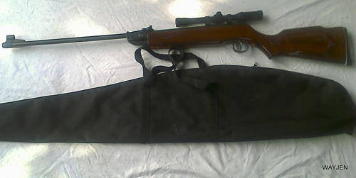 PELLET GUN WITH SCOPE AND CARRY BAG. ORYX SCOPE 4 X 20WA.