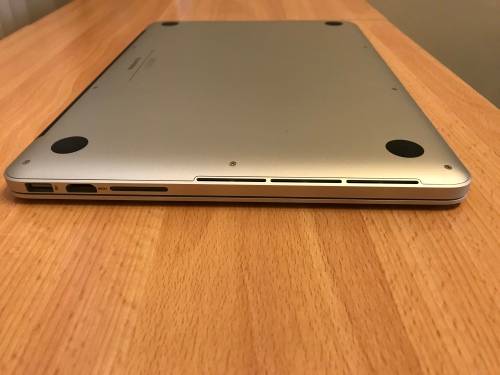 Apple Macbook Pro | 13 inch | Core I5 2.4GHZ/4GB/128GB | Retina Display | ME864