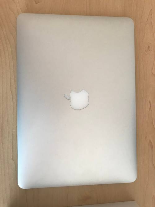 Apple Macbook Pro | 13 inch | Core I5 2.4GHZ/4GB/128GB | Retina Display | ME864