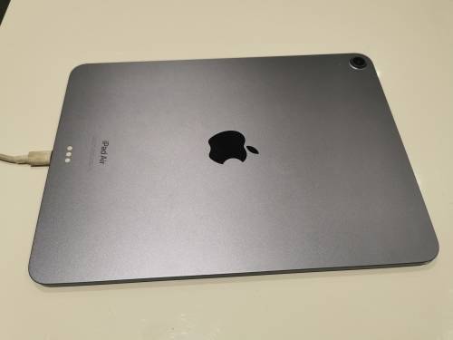 Apple iPad Air 5th gen 64GB wifi