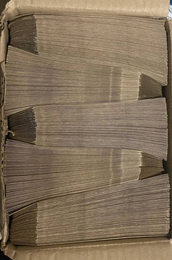 Box Pocket Wage Self Seal Envelopes (Size 152 x 102) Ref 64-1 (Box open)