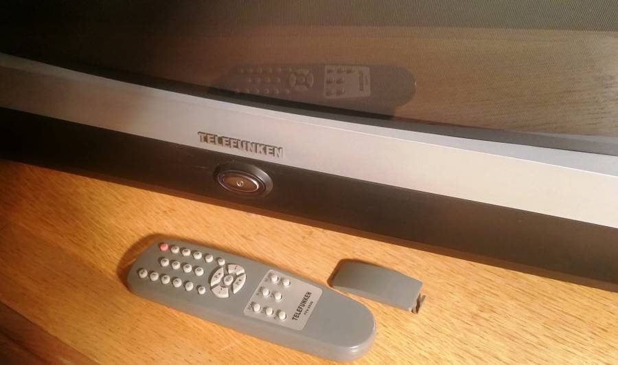 TELEFUNKEN DIGITAL CONTROL MULTI-SYSTEM TV 74cm (29") AV STEREO COLOUR (CRT)