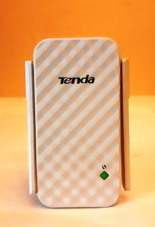 TENDA WIRELESS N300 UNIVERSAL RANGE EXTENDER - Model A9