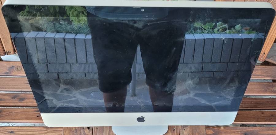 Apple iMac 21` Intel Core i3 [ Please Read]
