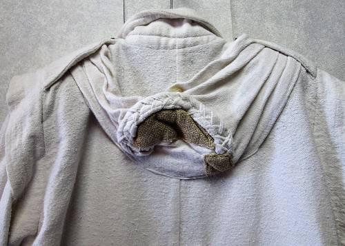 Vintage c1990's Long Length Off-White Textured Material Jacket - Size M/L