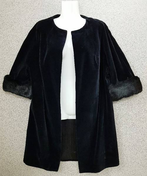 Vintage Velvet Jacket; Three Quarter Sleeves With(Real?) Fur Trim - Size 40