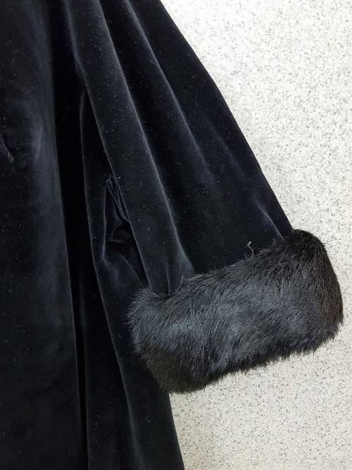 Vintage Velvet Jacket; Three Quarter Sleeves With(Real?) Fur Trim - Size 40