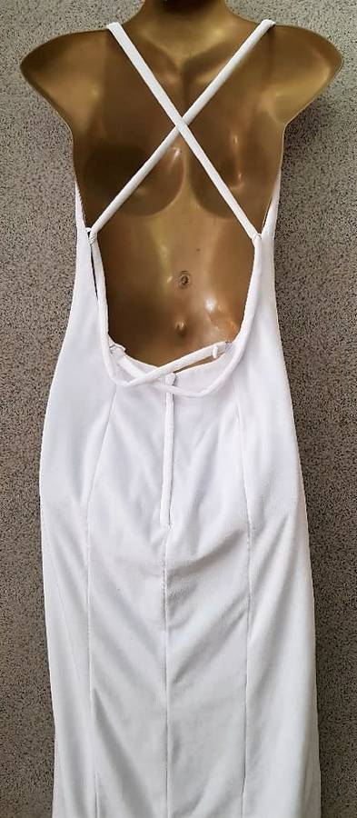 White Fully Lined Velvet Evening/Wedding Dress - Size 34 (Chest 84cm; Waist 78cm; Hip 92cm)
