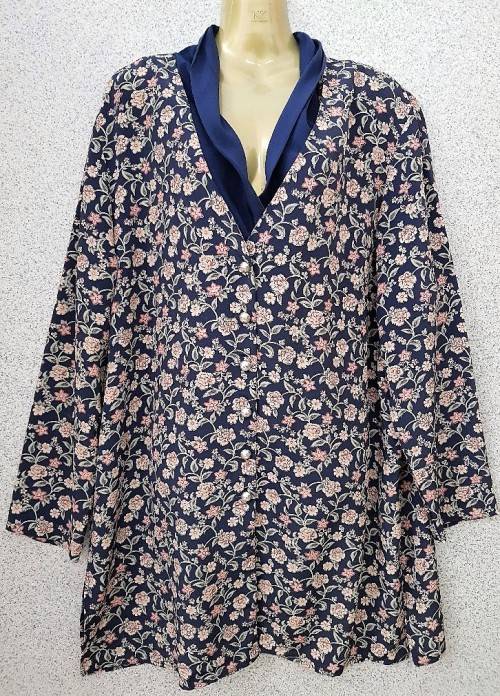 Floral Patterned Polyester/Rayon Longer Length Shirt - Size 42