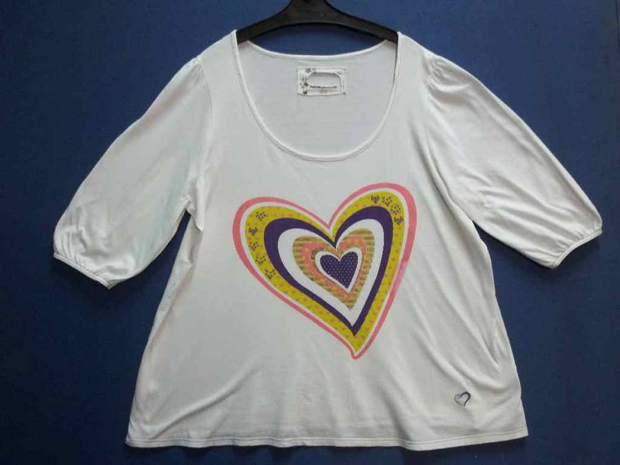 Pale Cream Patterned T-Shirt  - Size 48