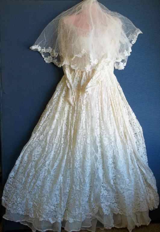 Old Lace Wedding Dress - Chest 88cm, Waist 66cm - Please See Photos & Read Description