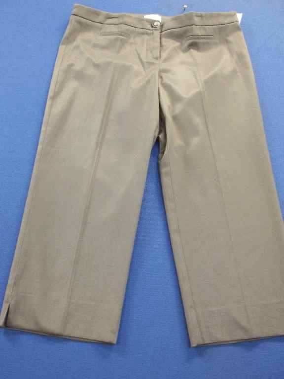 Brownish Gold Flat Front Three Quarter Pants - Size 42 * Quality brand